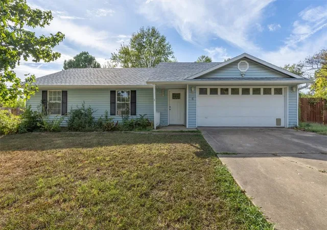 Photo 1 of Sale Pending at 6 Meadowbrook Cir, Bentonville, AR 72712 | MLS# 1362414 | Listing updated on 2026-10-05