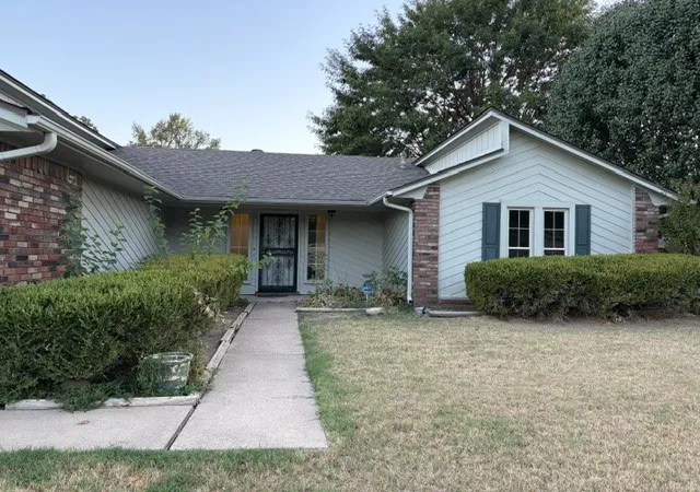 Photo 2 of Single family home for sale at 3010 Riverbend Dr, Fort Smith, AR 72903 | MLS# 1363435 | Listing updated on 2026-10-05