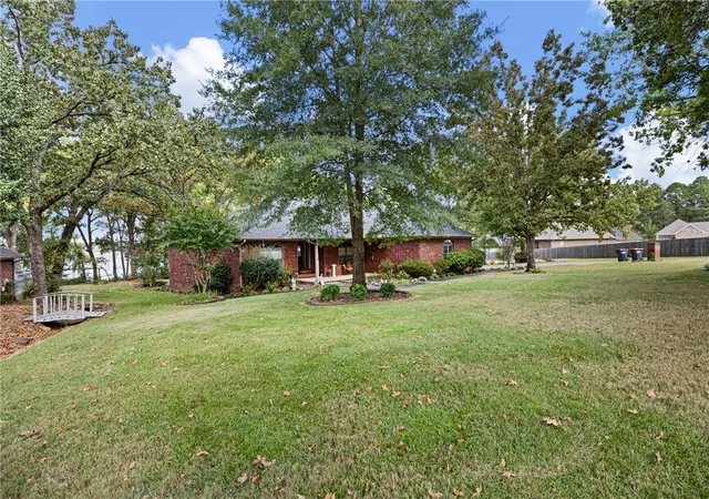 Photo 2 of Single family home for sale at 111 Jennifer Dr, Russellville, AR 72802 | MLS# 1363437 | Listing updated on 2026-10-05