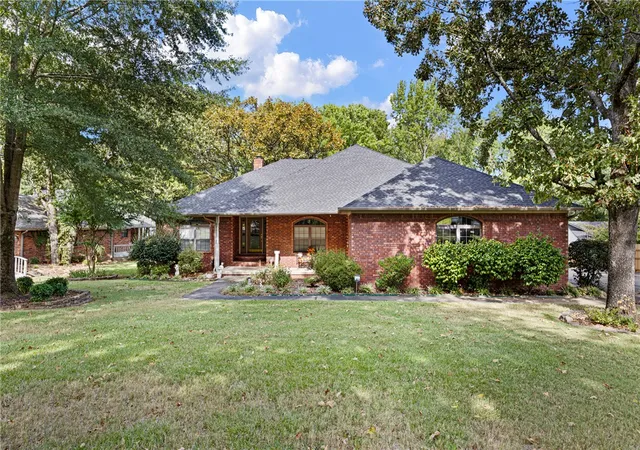 Photo 3 of Single family home for sale at 111 Jennifer Dr, Russellville, AR 72802 | MLS# 1363437 | Listing updated on 2026-10-05