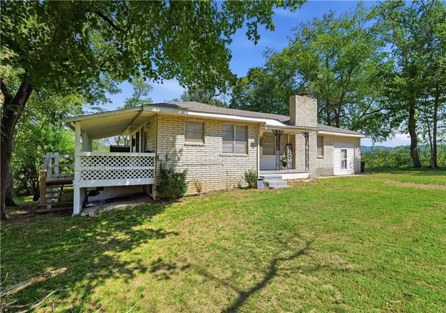 Photo 3 of Single family home for sale at 22562 Highway 412, Huntsville, AR 72740 | MLS# 1363516 | Listing updated on 2026-09-29