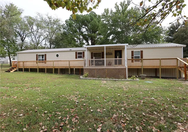 Photo 2 of Manufactured home for sale at 306 N Moseley Rd, Colcord, OK 74338 | MLS# 1363561 | Listing updated on 2026-10-06