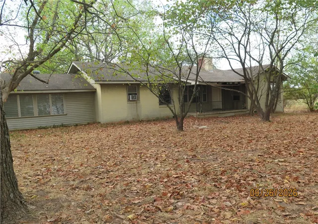 Photo 1 of Sale Pending at 11501 E Shumate Xing Rd, Farmington, AR 72730 | MLS# 1363548 | Listing updated on 2026-10-09