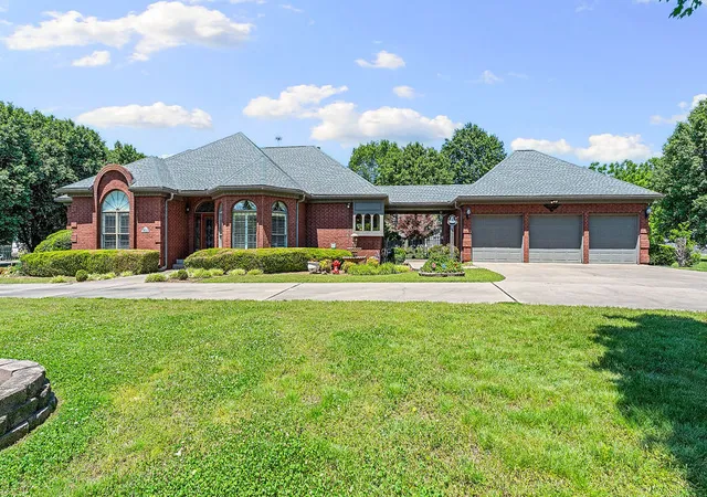Photo 2 of Single family home for sale at 4504 W Cedar Brooke Ln, Rogers, AR 72758 | MLS# 1363557 | Listing updated on 2026-10-06
