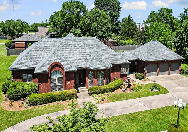 Photo 3 of Single family home for sale at 4504 W Cedar Brooke Ln, Rogers, AR 72758 | MLS# 1363557 | Listing updated on 2026-10-06