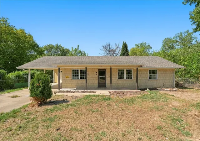 Photo 2 of Sale Pending at 559 Venters Dr, Cave Springs, AR 72718 | MLS# 1362987 | Listing updated on 2026-10-08