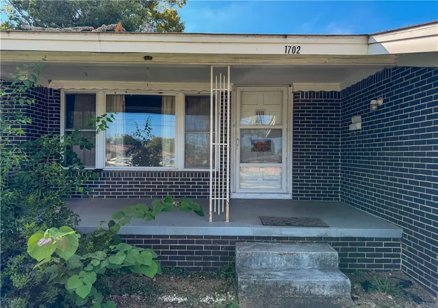 Photo 3 of Single family home for sale at 1702 Detroit Ave, Russellville, AR 72801 | MLS# 1363604 | Listing updated on 2026-09-30