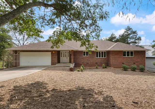 Photo 1 of Single family home for sale at 4 White River Cvs, Holiday Island, AR 72631 | MLS# 1363401 | Listing updated on 2026-09-30