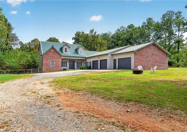 Photo 3 of Sale Pending at 17722 Old Hwy 68, Siloam Springs, AR 72761 | MLS# 1363587 | Listing updated on 2026-10-07