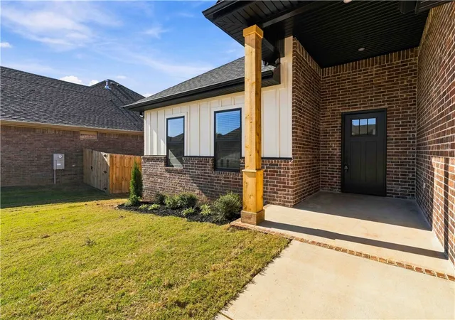 Photo 3 of Single family home for sale at 91 W Watson Ln, Farmington, AR 72730 | MLS# 1363716 | Listing updated on 2026-10-09