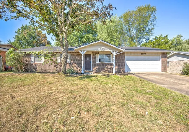 Photo 1 of Single family home for sale at 1404 E Joye St, Springdale, AR 72762 | MLS# 1363727 | Listing updated on 2026-09-30