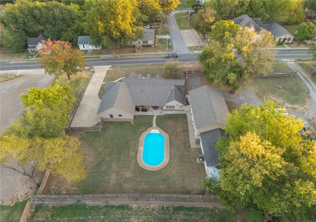 Photo 2 of Single family home for sale at 34 W Denver St, Greenwood, AR 72936 | MLS# 1363773 | Listing updated on 2026-10-01