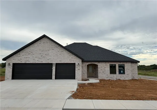 Photo 1 of Sale Pending at 153 W Gilpin St, Farmington, AR 72730 | MLS# 1363713 | Listing updated on 2026-09-30