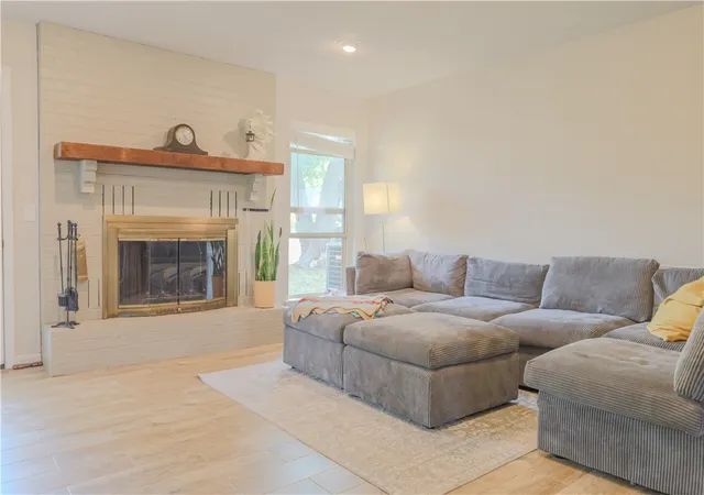 Photo 3 of Single family home for sale at 707 Valley W Dr, Rogers, AR 72756 | MLS# 1363704 | Listing updated on 2026-10-01