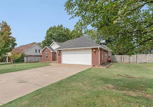Photo 3 of Single family home for sale at 408 Northcrest Ave, Lowell, AR 72745 | MLS# 1363771 | Listing updated on 2026-10-08