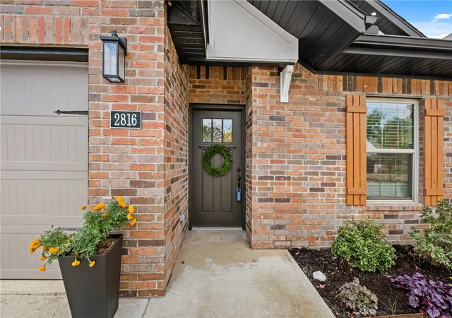 Townhouse for sale at 2816 W Persimmon St, Rogers, AR 72756 | MLS# 1363812