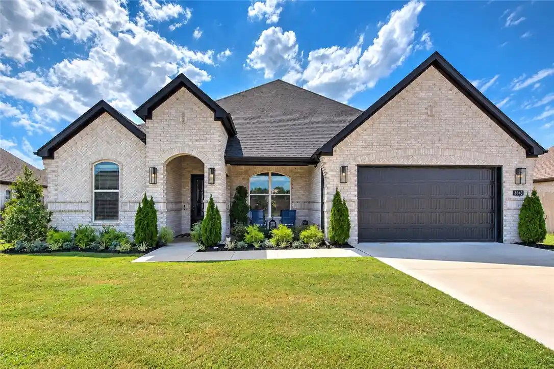 Photo 1 of Sale Pending at 3343 E Greystone Dr, Springdale, AR 72764 | MLS# 1363487 | Listing updated on 2026-10-28