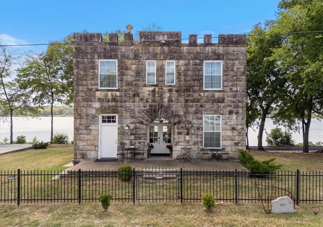 Photo 1 of Single family home for sale at 209 River St, Ozark, AR 72949 | MLS# 1363683 | Listing updated on 2026-10-01