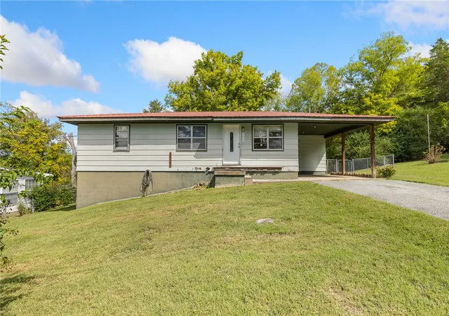 Photo 1 of Sale Pending at 107 S Oak St, Jasper, AR 72641 | MLS# 1363431 | Listing updated on 2026-10-06