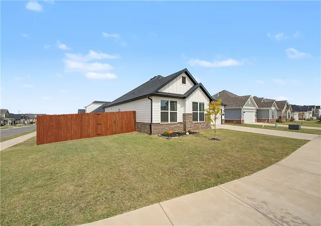 Photo 2 of Single family home for sale at 6002 Sw Desert Ave, Bentonville, AR 72713 | MLS# 1363412 | Listing updated on 2026-10-05