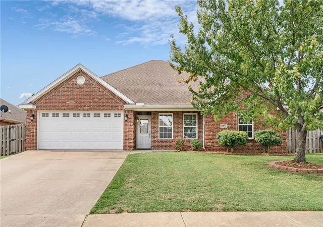 Photo 1 of Single family home for sale at 6102 S 39th Street, Rogers, AR 72758 | MLS# 1363891 | Listing updated on 2026-10-01