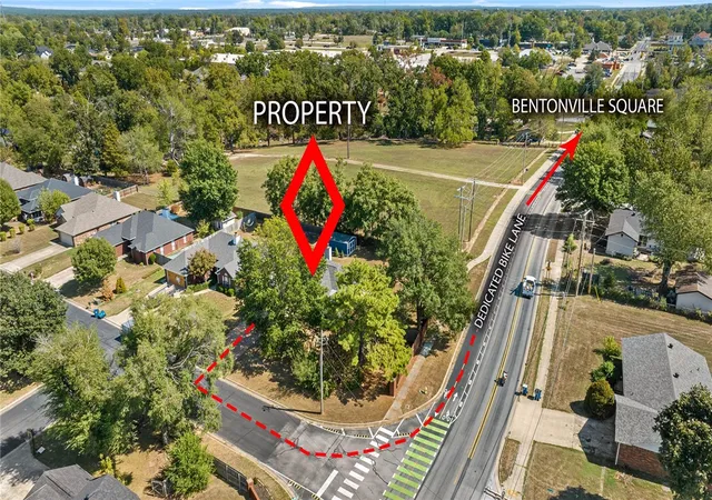 Photo 3 of Sale Pending at 300 Old Frg Dr, Bentonville, AR 72712 | MLS# 1363738 | Listing updated on 2026-10-07