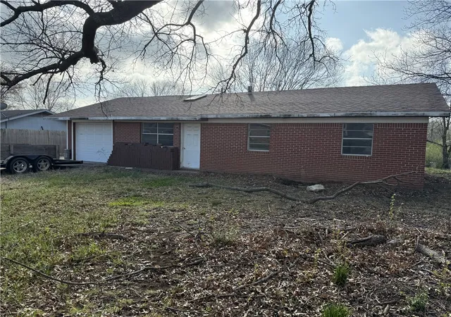 Single family home for sale at 1077 Eubanks St, Decatur, AR 72722 | MLS# 1363920