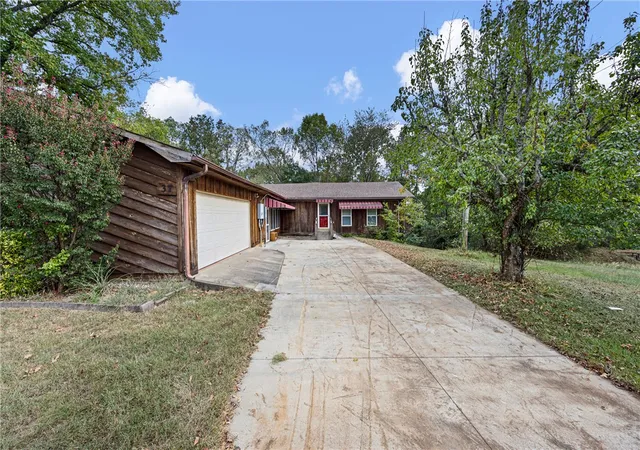 Photo 3 of Single family home for sale at 37 Gilbert Ln, Dover, AR 72837 | MLS# 1363948 | Listing updated on 2026-10-06