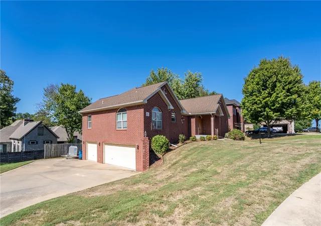 Photo 3 of Single family home for sale at 107 Olinka Pass St, Bentonville, AR 72712 | MLS# 1363684 | Listing updated on 2026-10-09
