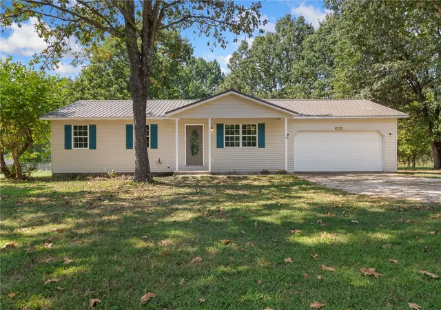 Photo 2 of Single family home for sale at 2843 Big Oak Rd, Harrison, AR 72601 | MLS# 1363908 | Listing updated on 2026-10-02