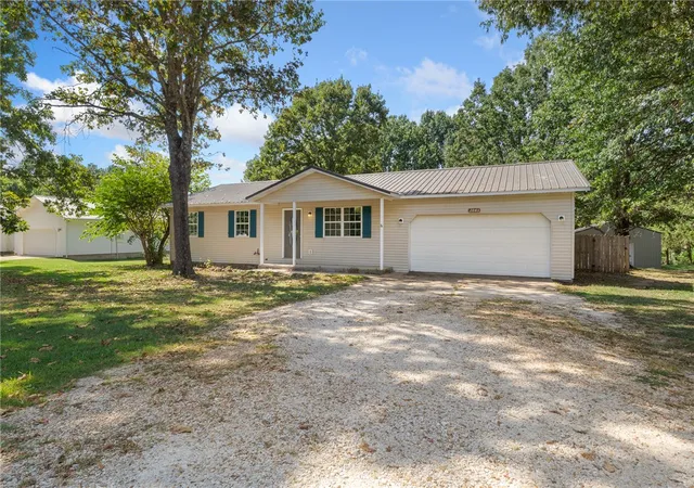 Photo 3 of Single family home for sale at 2843 Big Oak Rd, Harrison, AR 72601 | MLS# 1363908 | Listing updated on 2026-10-02