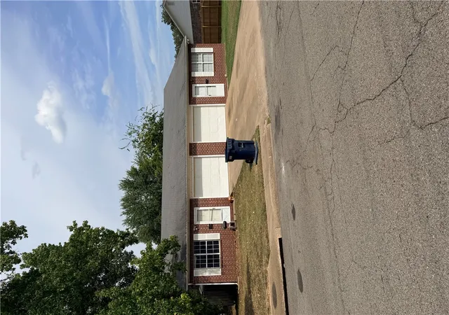 Photo 3 of Multi family home for sale at 612 W & 614 Lucas St, Clarksville, AR 72830 | MLS# 1363963 | Listing updated on 2026-10-05