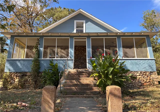 Photo 1 of Single family home for sale at 513 Mclean Ave, Cotter, AR 72626 | MLS# 1363842 | Listing updated on 2026-10-03