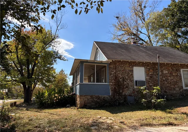 Photo 3 of Single family home for sale at 513 Mclean Ave, Cotter, AR 72626 | MLS# 1363842 | Listing updated on 2026-10-03