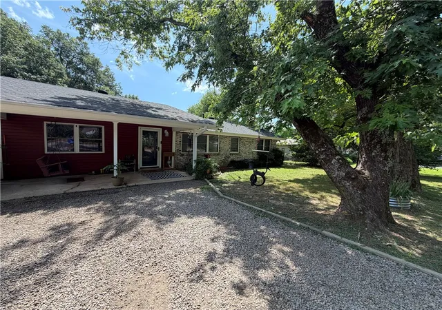 Photo 2 of Single family home for sale at 1105 Avenue 4 Se, Atkins, AR 72823 | MLS# 1363828 | Listing updated on 2026-10-02