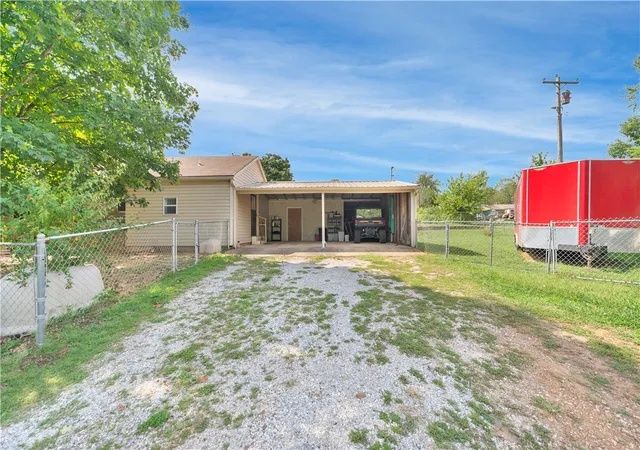 Photo 2 of Single family home for sale at 501 Polk St, Huntsville, AR 72740 | MLS# 1363923 | Listing updated on 2026-10-02