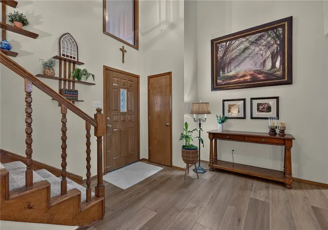 Photo 2 of Sale Pending at 5 Brentwood Cir, Fort Smith, AR 72908 | MLS# 1363906 | Listing updated on 2026-10-07