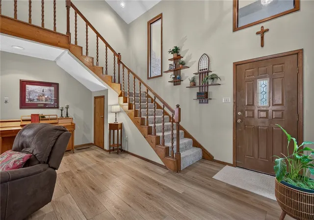 Photo 3 of Sale Pending at 5 Brentwood Cir, Fort Smith, AR 72908 | MLS# 1363906 | Listing updated on 2026-10-07