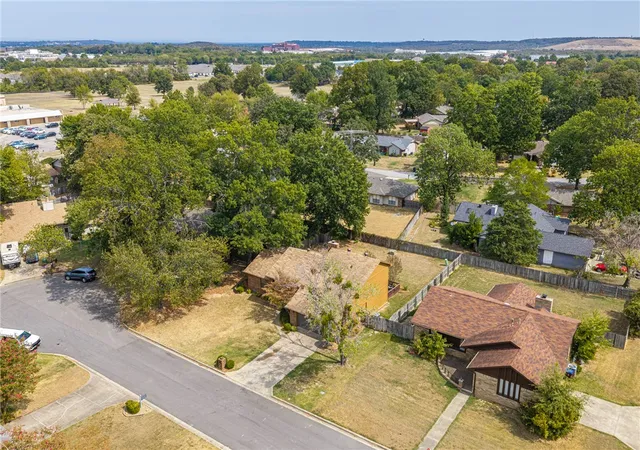 Photo 47 of Sale Pending at 5 Brentwood Cir, Fort Smith, AR 72908 | MLS# 1363906 | Listing updated on 2026-10-07