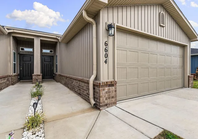 Townhouse for sale at 6604 NW Vandergriff St, Bentonville, AR 72713 | MLS# 1363278