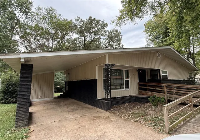 Photo 1 of Single family home for sale at 1002 Rogers Ave, Harrison, AR 72601 | MLS# 1364030 | Listing updated on 2026-10-05