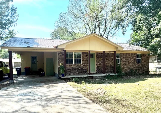 Photo 2 of Sale Pending at 3616 E 4th Street, Russellville, AR 72802 | MLS# 1363595 | Listing updated on 2026-10-07