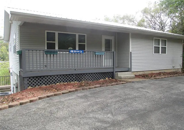 Single family home for sale at 48 Hickory Ln, Holiday Island, AR 72631 | MLS# 1364003