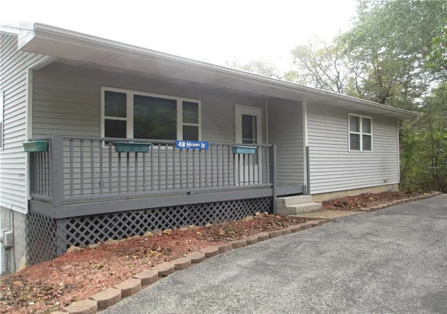 Photo 2 of Single family home for sale at 48 Hickory Ln, Holiday Island, AR 72631 | MLS# 1364003 | Listing updated on 2026-10-06