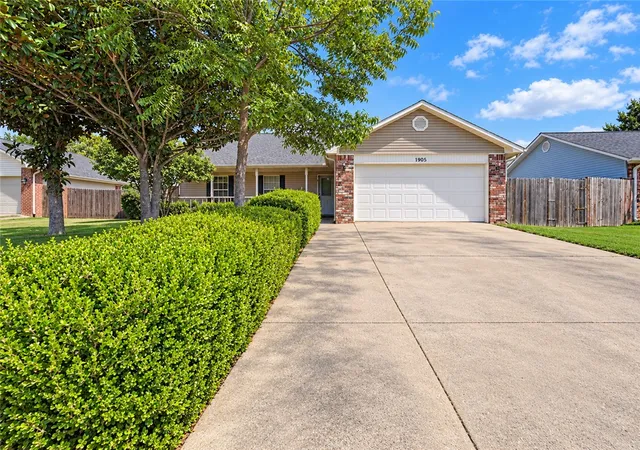 Photo 2 of Single family home for sale at 1905 S East St, Rogers, AR 72758 | MLS# 1364084 | Listing updated on 2026-10-03