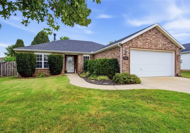 Photo 1 of Single family home for sale at 905 Sandrock Rd, Bentonville, AR 72712 | MLS# 1364110 | Listing updated on 2026-10-03