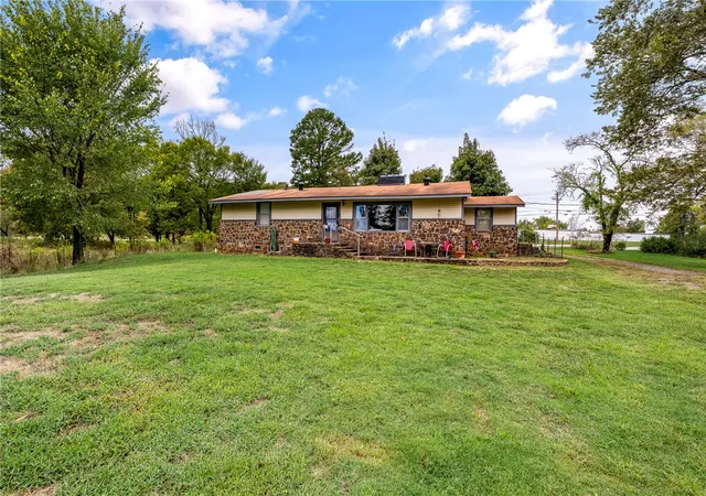 Photo 2 of Single family home for sale at 10716 N Highway 71, Mountainburg, AR 72946 | MLS# 1364130 | Listing updated on 2026-10-04