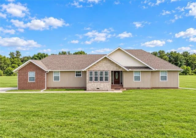 Photo 1 of Single family home for sale at 8861 Farm Rd 2212, Cassville, MO 65625 | MLS# 1364121 | Listing updated on 2026-10-04