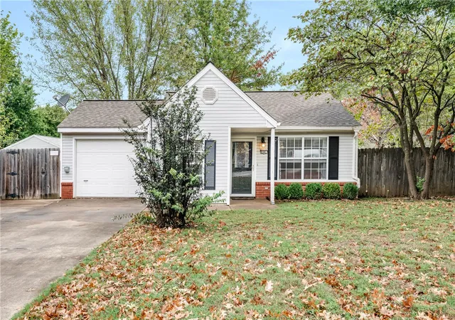 Photo 1 of Sale Pending at 556 E Mimosa Ln, Fayetteville, AR 72703 | MLS# 1363988 | Listing updated on 2026-10-09