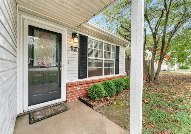 Photo 2 of Sale Pending at 556 E Mimosa Ln, Fayetteville, AR 72703 | MLS# 1363988 | Listing updated on 2026-10-09